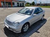 Mercedes-Benz C 220 CDI Elegance Automatik Tempomat - gebrauchte Mercedes-Benz C 220 aus dem Jahr 2005