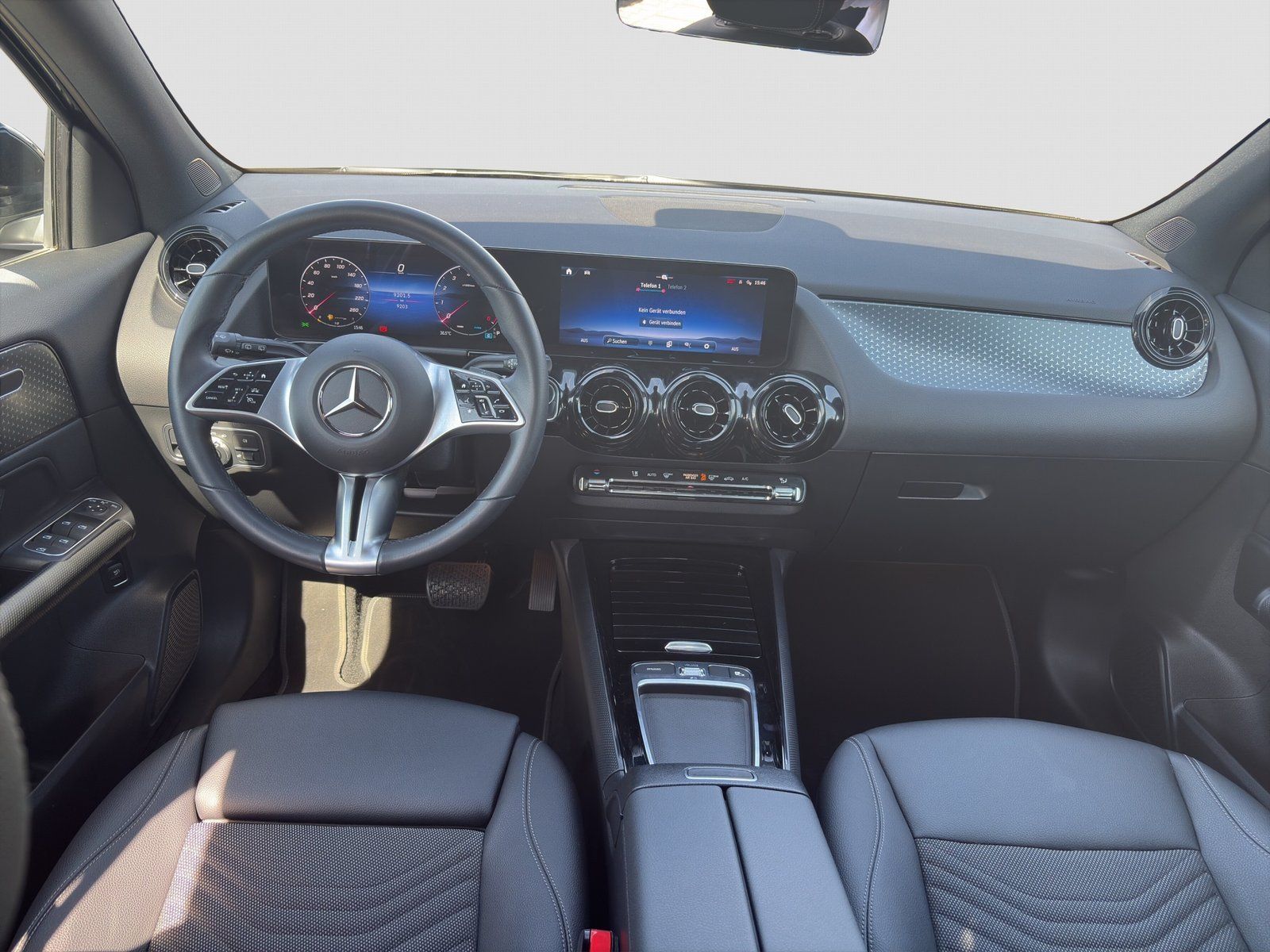 Fahrzeugabbildung Mercedes-Benz GLA 200 *KAMERA*LED*SITZHEIZUNG*SPURHALTEASSIST*
