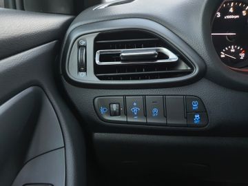 Fahrzeugabbildung Hyundai i30 1.0 T-GDI Connect & Go