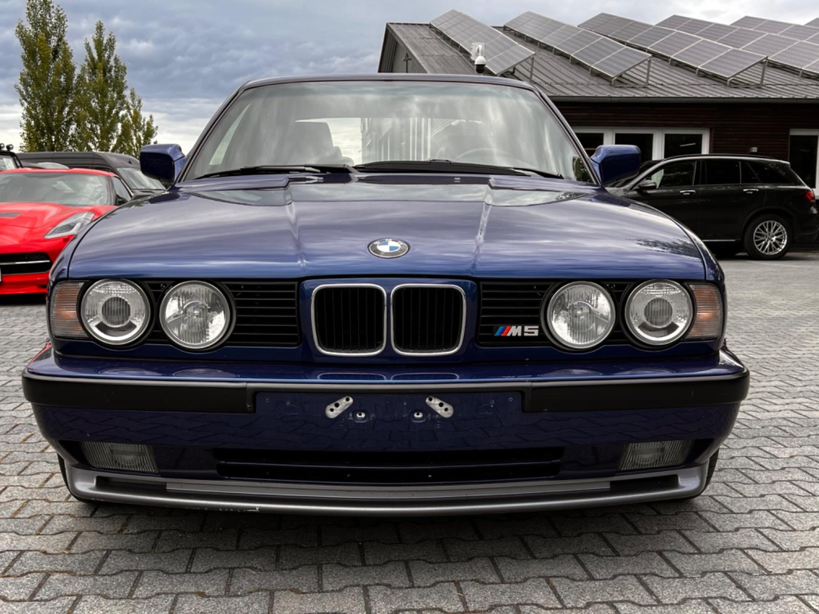 BMW E 34 M 5 Limousine. Deutsch, Nürburgringpaket