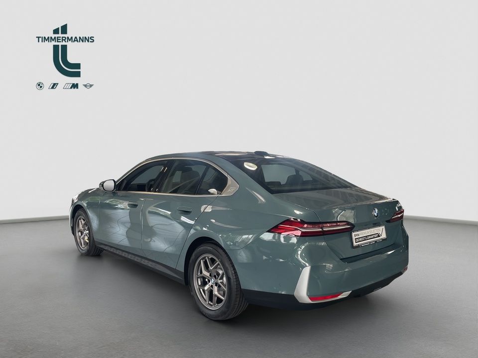 BMW 520i Autobahnassistent Pano foto 4