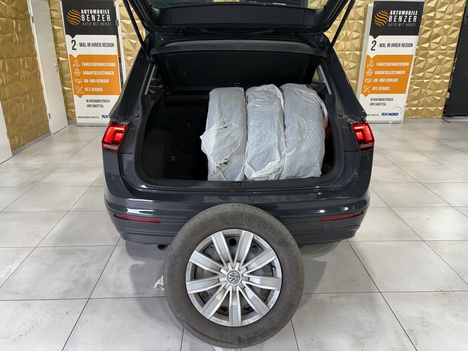 Fahrzeugabbildung Volkswagen Tiguan Trendline BMT/Start-Stopp/8-FACH/PDC/SHZ/