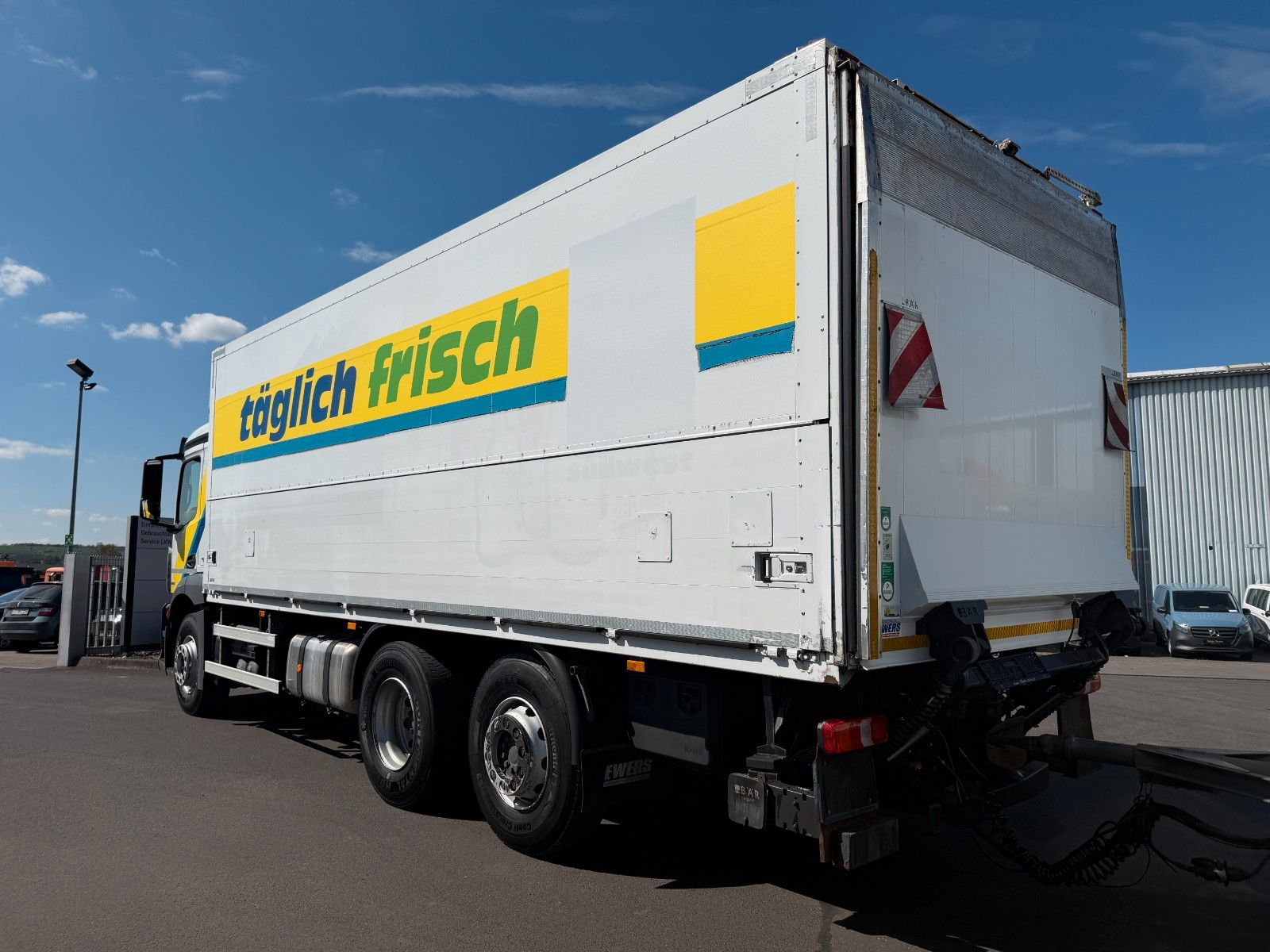 Fahrzeugabbildung Mercedes-Benz Antos 2543 L Schwenkwand LBW BÄR 2.500kg AHK