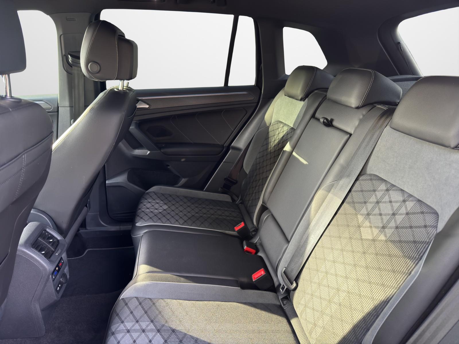 Volkswagen Tiguan 2.0 TDI DSG 4MOTION R-Line Black Style H, миниатюра 12