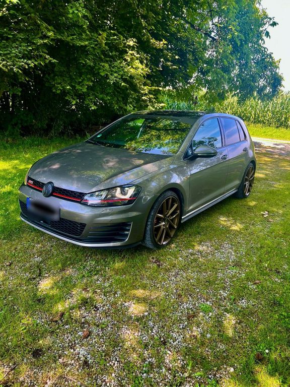 Image of Volkswagen Golf