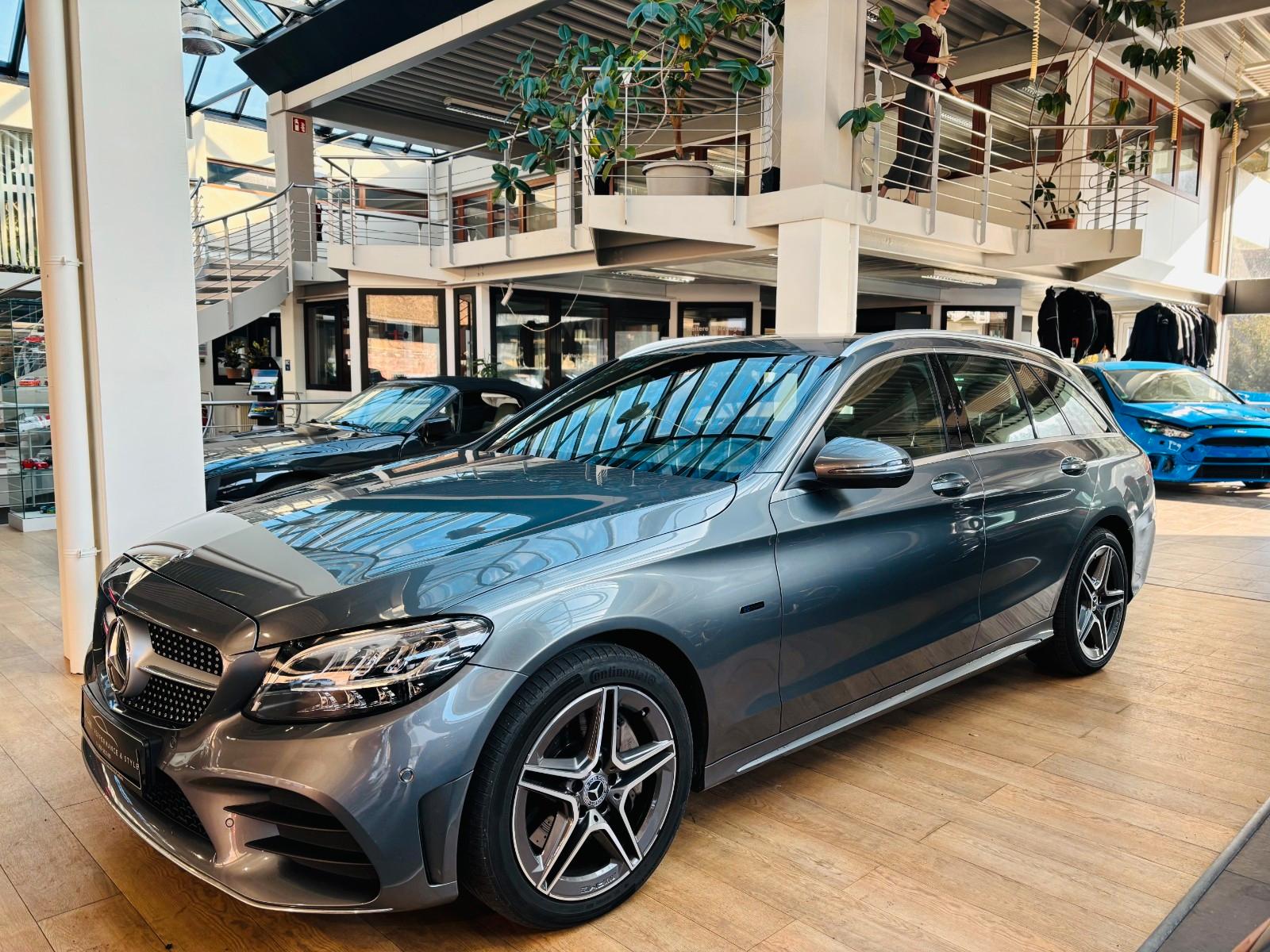 Mercedes-Benz C 300 e T AMG Line | PANO | LED |
