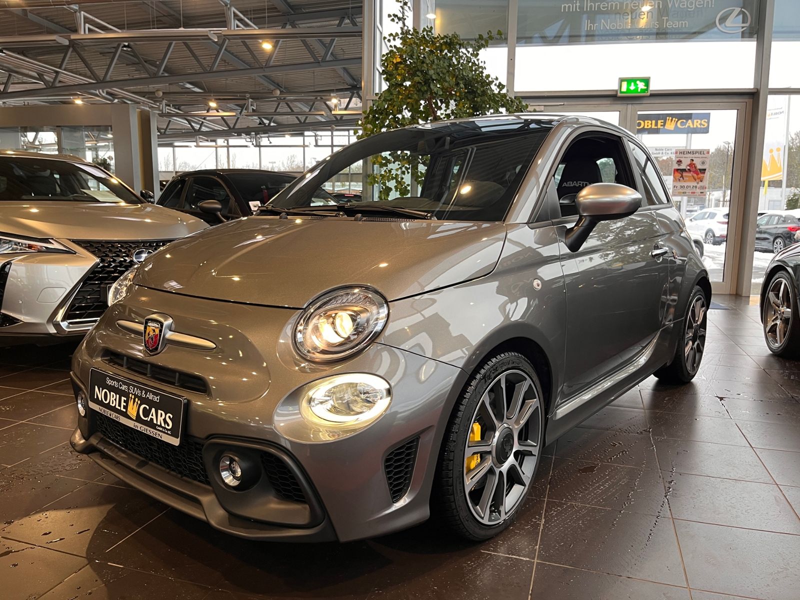 Fahrzeugabbildung Abarth 695 Turismo KLIMA NAVI LEDER ALU
