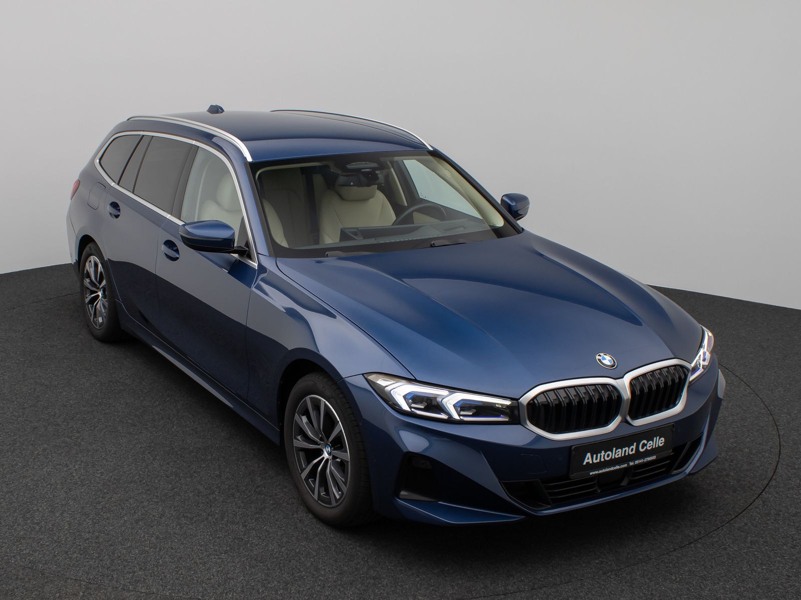 Fahrzeugabbildung BMW 320i Kamera HUD DAB H/K ACC Komfort Alarm Sport