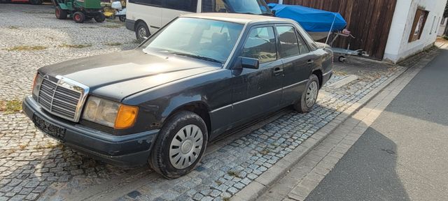 Mercedes-Benz OLDTIMER Mercedes Benz Typ 124