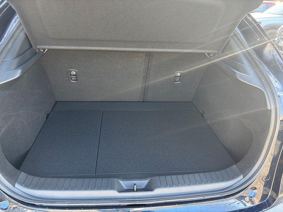 Fahrzeugabbildung Mazda CX-30 X 2.0i 186PS A/T Exclusive SUNR