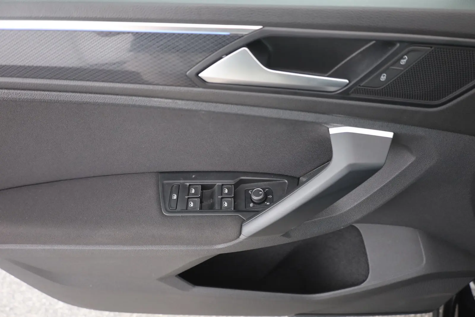 Volkswagen Tiguan 1.5 TSI DSG United LED Navi ACC DAB AHK, миниатюра 21