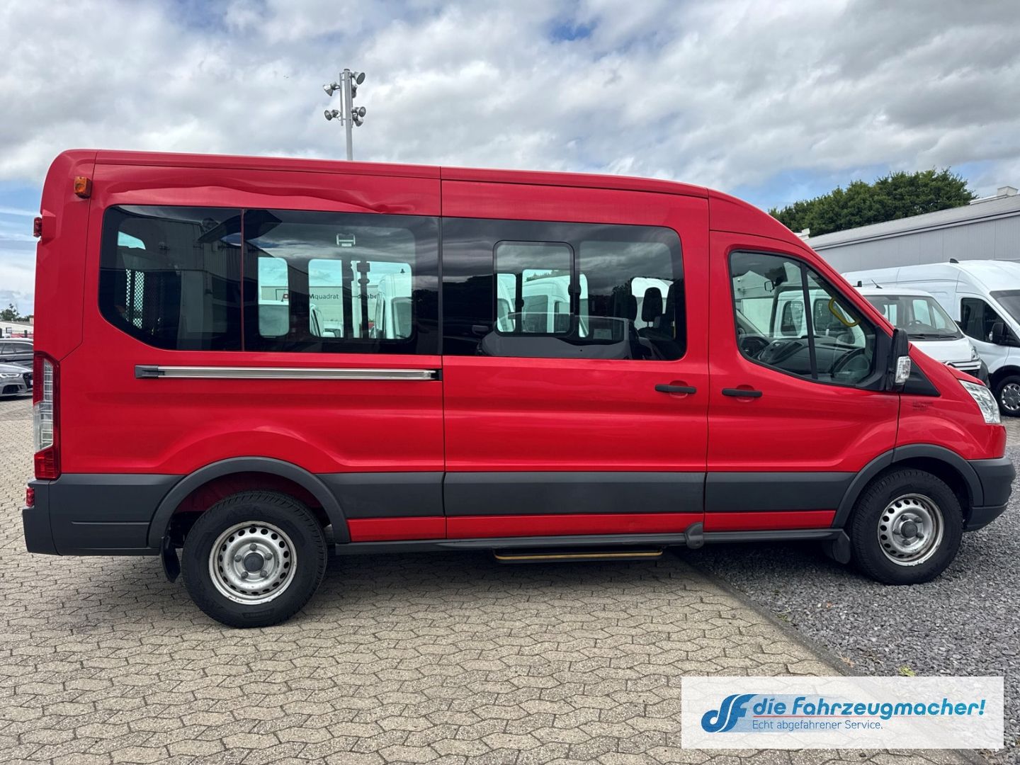 Fahrzeugabbildung Ford Transit Kombi 350 L3 Trend 2.2 TDCi *4371 *KLIMA