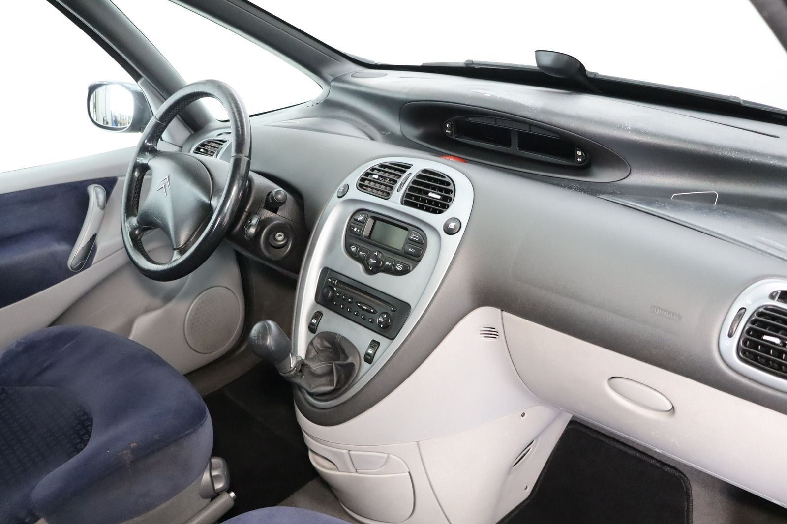 Fahrzeugabbildung Citroën Xsara Picasso 1.6 16V Style