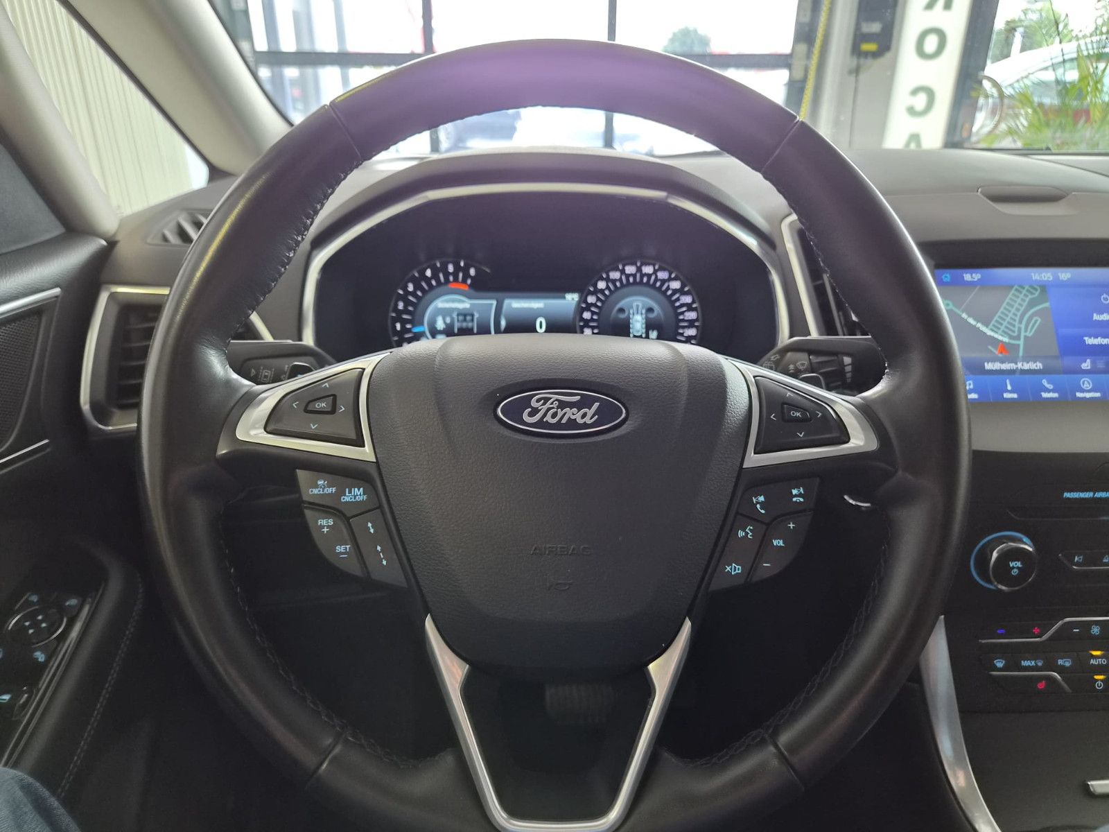 Fahrzeugabbildung Ford S-MAX Titanium / 1. HAND / NAVI / AHK /