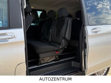 Mercedes V 220 - 11
