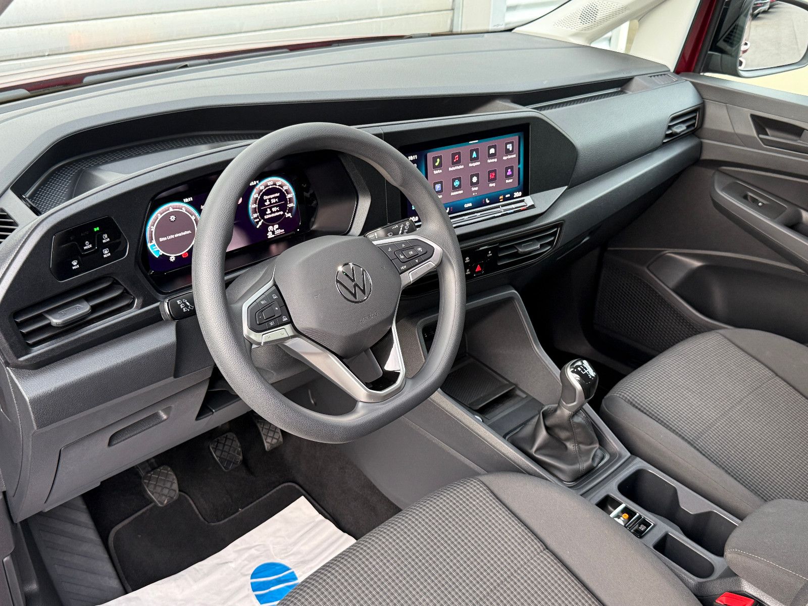 Fahrzeugabbildung Volkswagen Caddy 1.5 TSI AHK GRA Kamera PDC SHZ Lane Assist