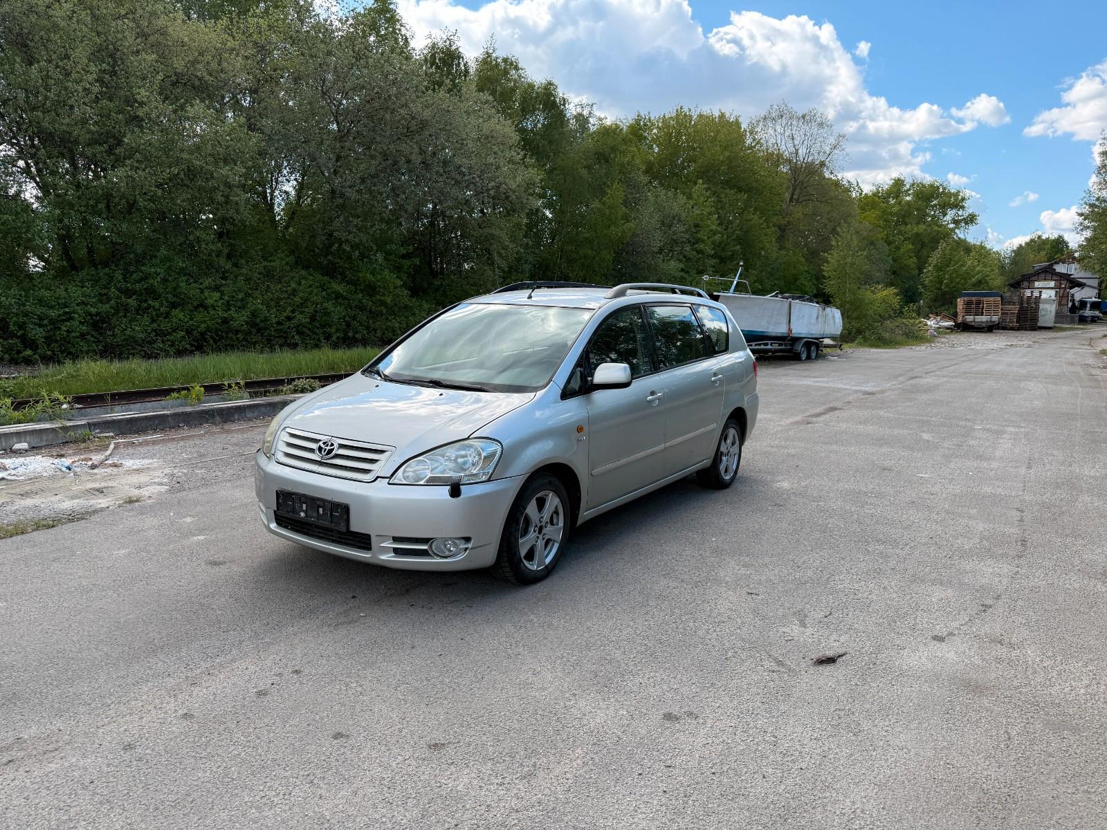 Toyota Avensis Verso 2.0 linea sol 6-Sitzer auto.