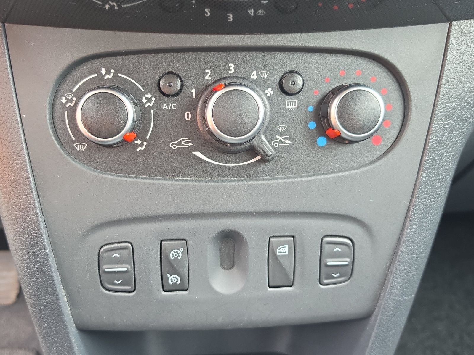 Fahrzeugabbildung Dacia Sandero II Stepway Prestige aus 1.Hand