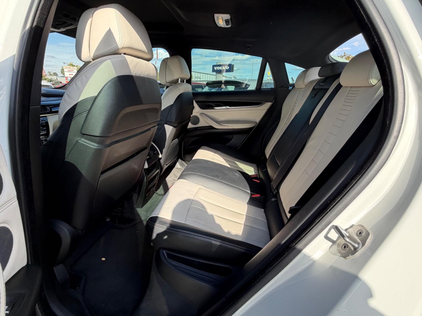 BMW X6 xDrive 50 i  M* Unfallfahrzeug* GSD/Navi/360*