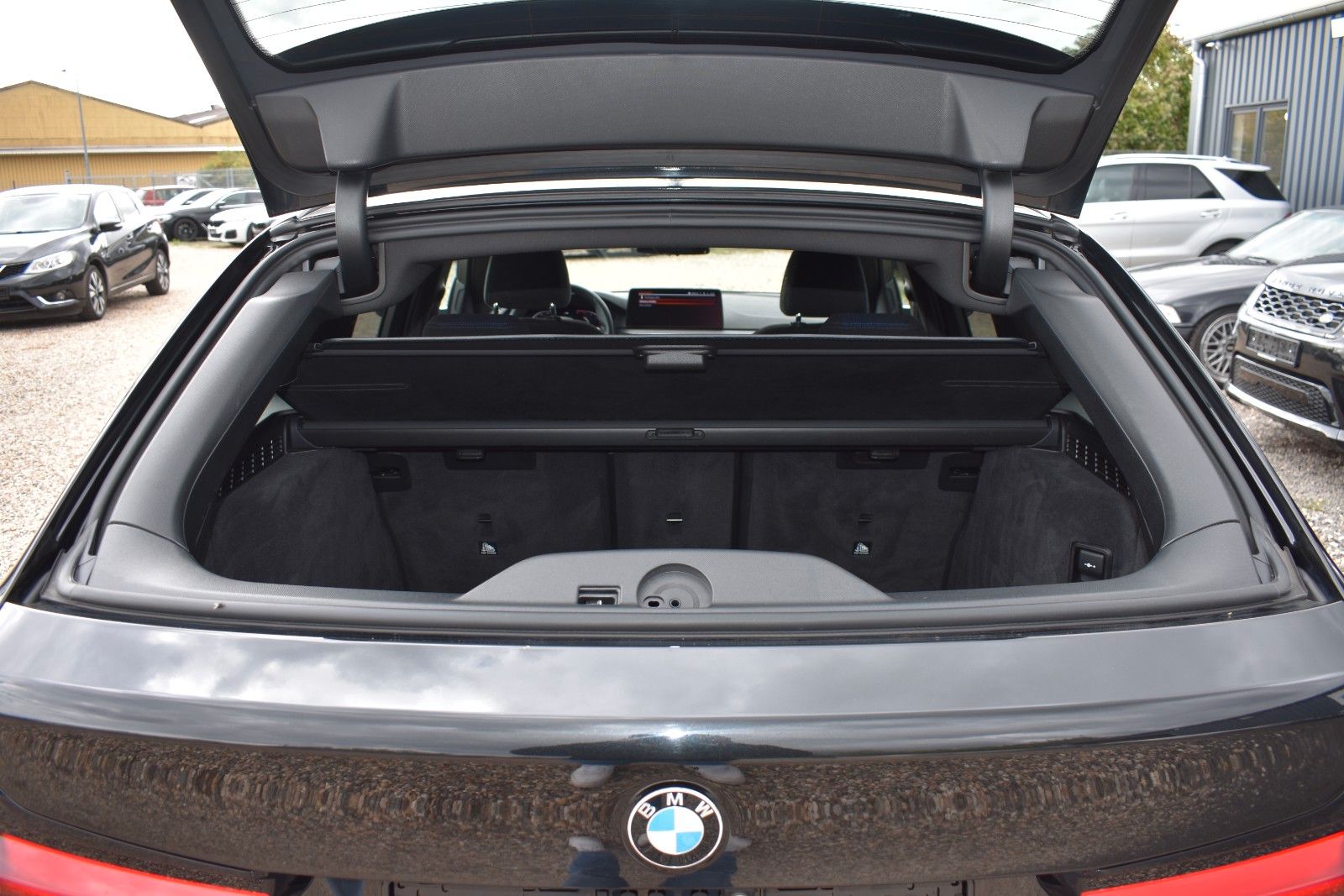 Fahrzeugabbildung BMW 530d Touring xDrive MSport LASER/HUD/KEYLESS/AHK