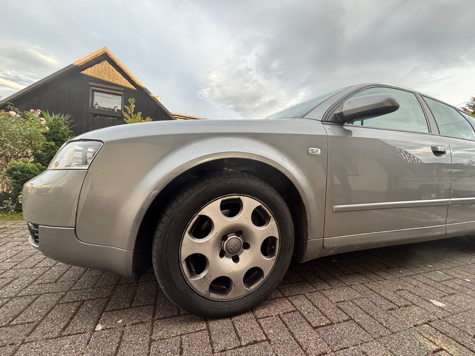 Audi A4 2004 — photo 8
