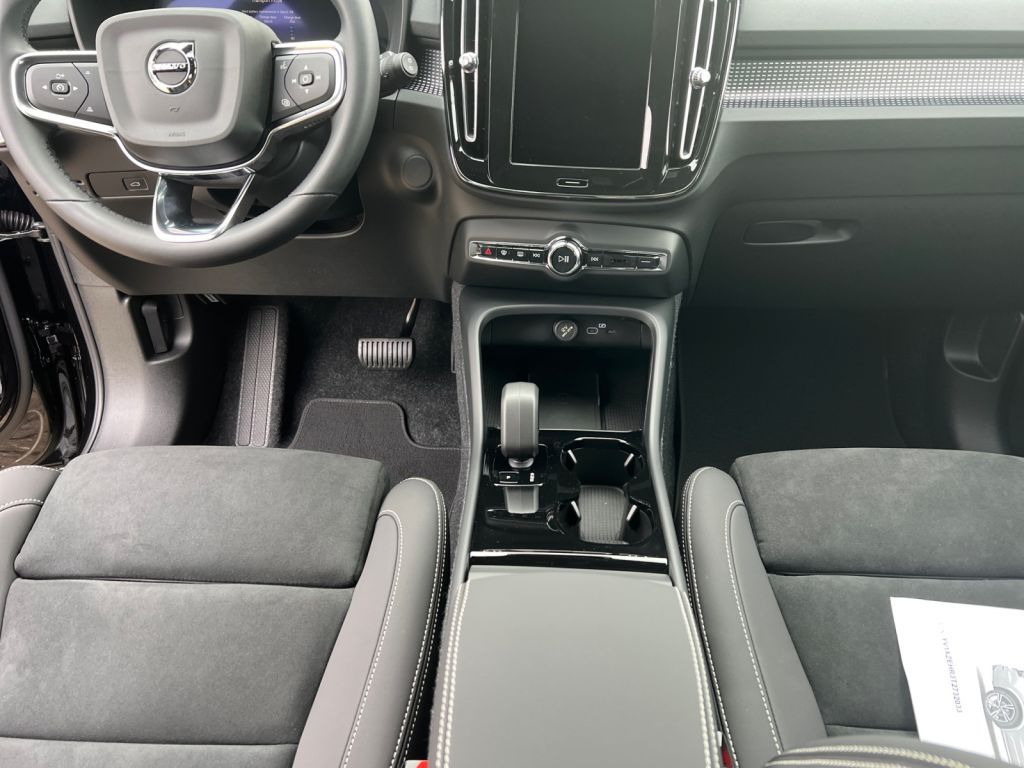 VOLVO EX40 Electric,Extend. R.Ultra Black Ed.,Licht-P VOLVO EX40 Electric,Extend. R.Ultra Black Ed.,Licht-P