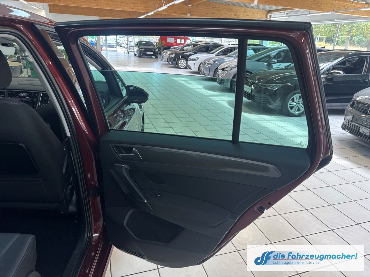 Fahrzeugabbildung Volkswagen Golf Sportsvan VII Join Navi Dyn. Kurvenlicht AC
