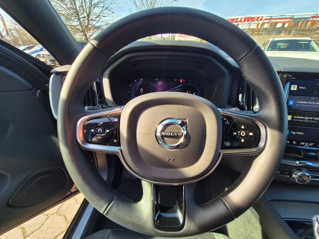 Fahrzeugabbildung Volvo XC60 B4 D Plus Dark+HarmanKardon+Fahrerassist.