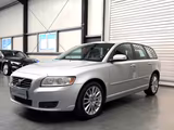 Volvo V50 Kombi 2.0 D DPF Momentum/1.Hand/wenig KM - Volvo V50 Gebrauchtwagen