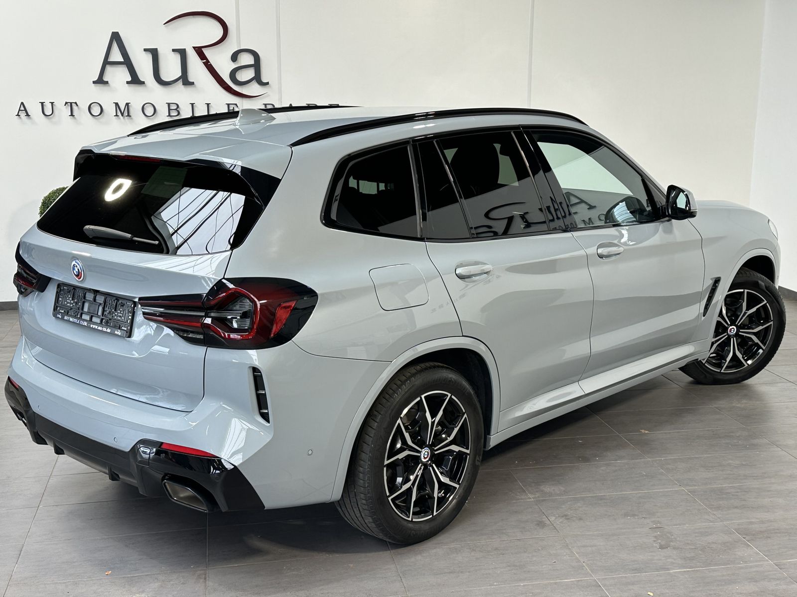Fahrzeugabbildung BMW X3 xDrive30i M-Sport NAV+LED+AHK+HIFI+19ZOLL+LHZ