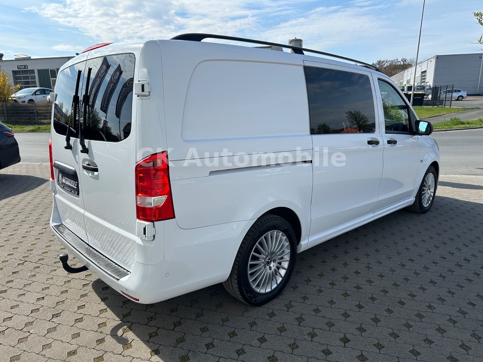 Fahrzeugabbildung Mercedes-Benz Vito Mixto 119 Lang Autom./5 Sitze/Navi/LED/AHK