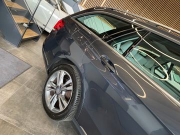 Mercedes-Benz E 350 BlueTec 4Matic Aut*ACC*AHK*NAVI*LEDER*PANO