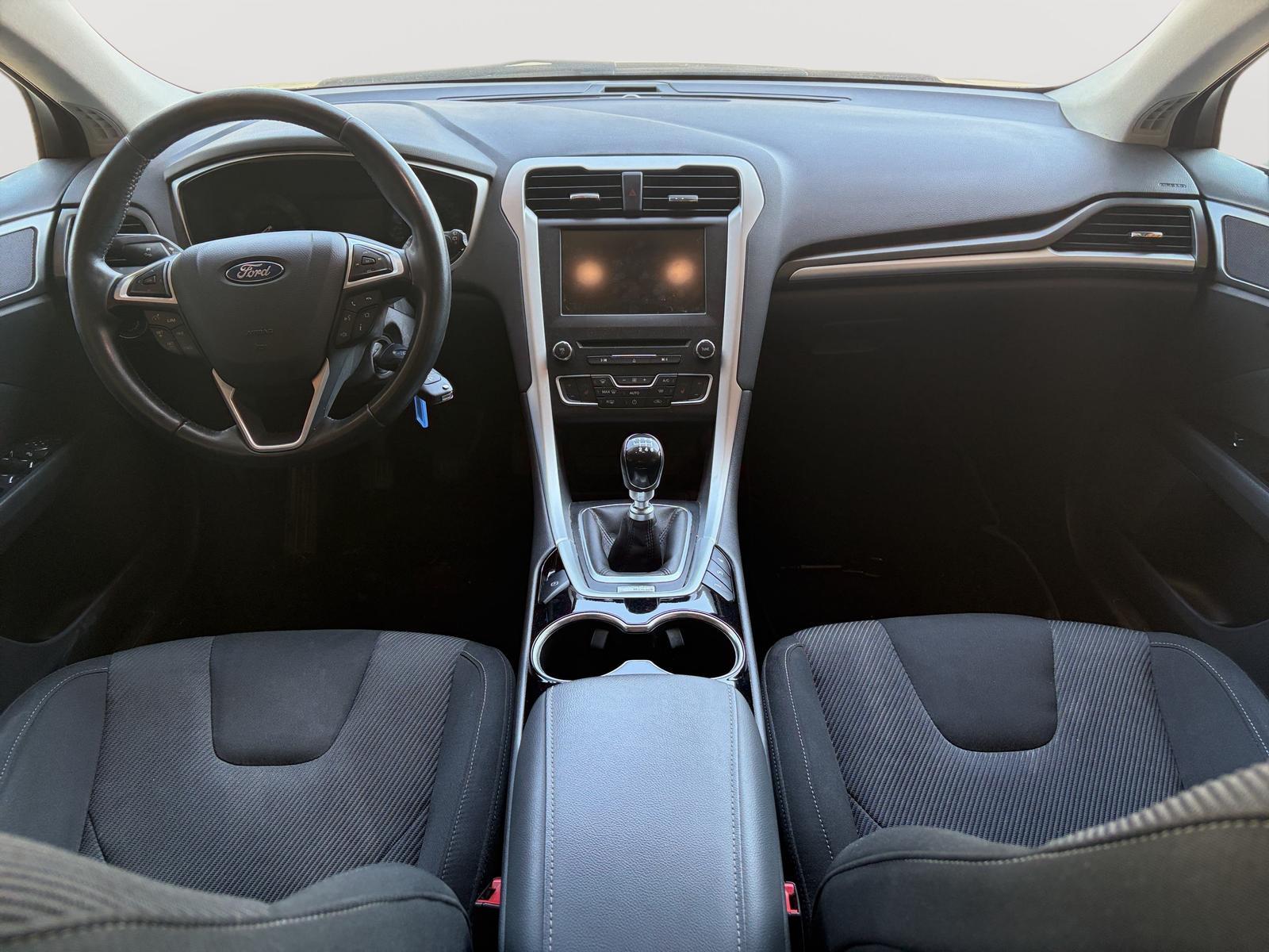 Ford Mondeo 2015 — photo 18