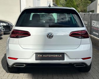 Volkswagen Golf - 6