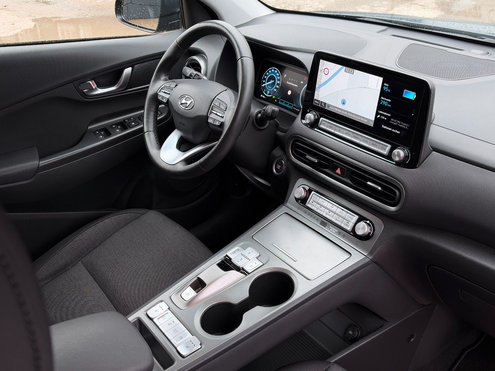 Fahrzeugabbildung Hyundai KONA E Trend ACC LKAS NAV CAM PDC KRELL CarPlay