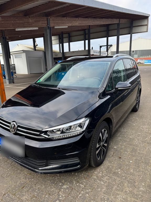 Image of Volkswagen Touran