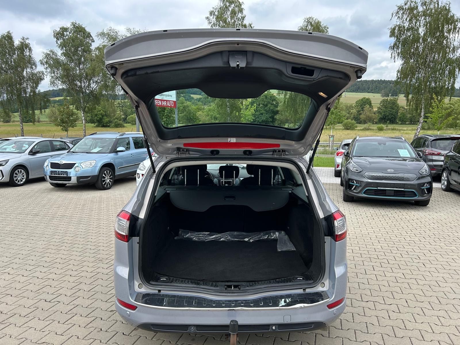 Fahrzeugabbildung Ford Mondeo Turnier°AHK°Tüv NEU°
