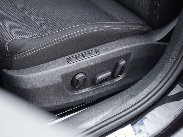 Superb Combi 2.0 TDI Style DSG 360°+AHK+MATRIX