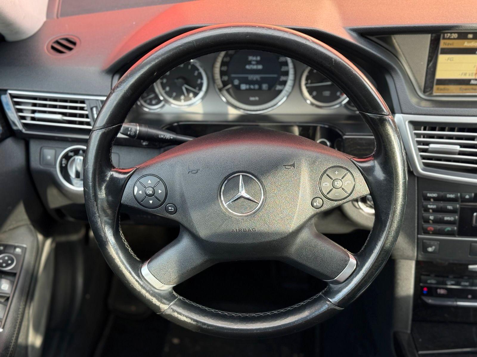 Mercedes-Benz E220 2011 — photo 10