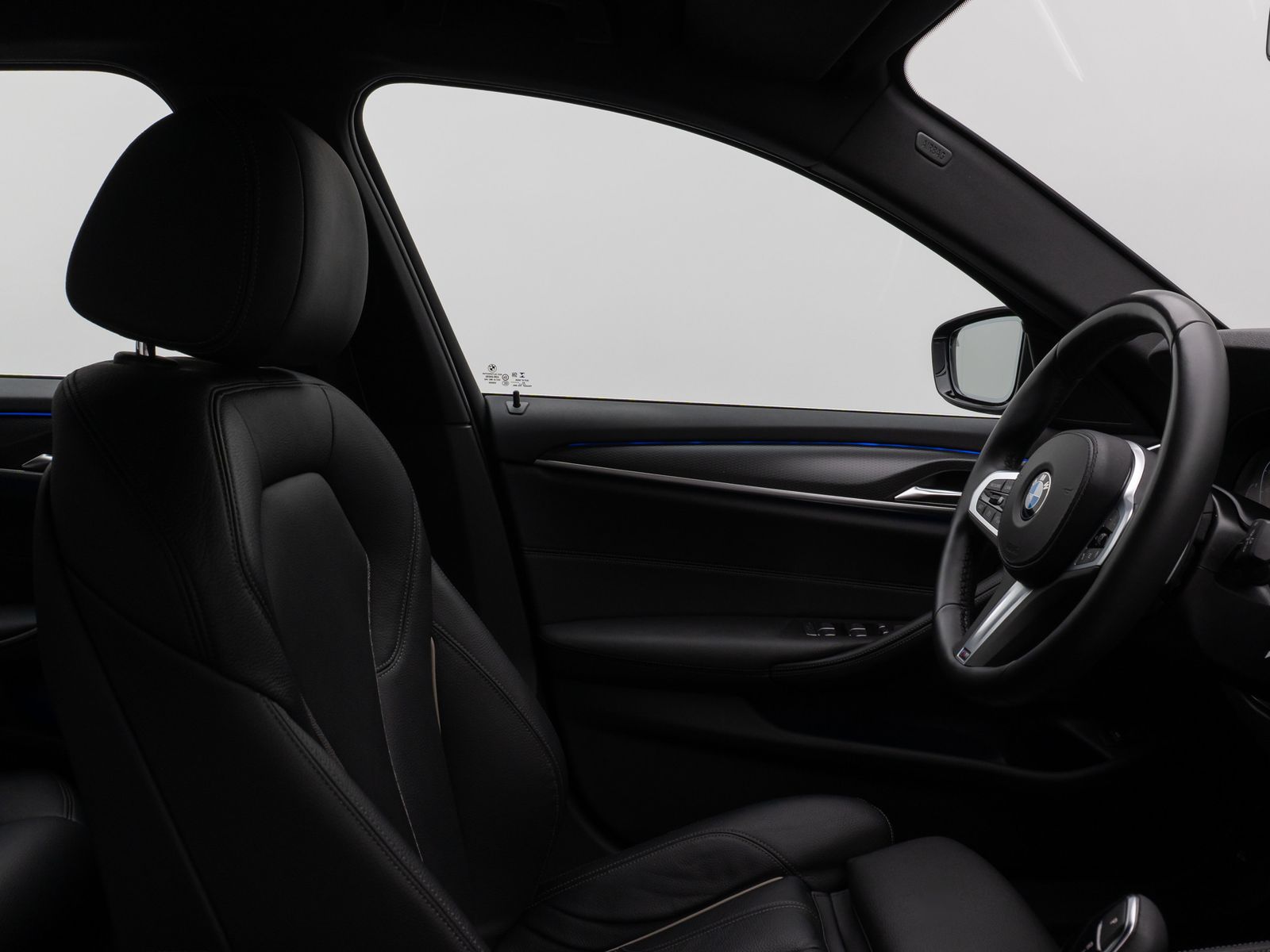 Fahrzeugabbildung BMW 520d xD M Sport Laser Kamera HUD DAB HiFi 19Zoll