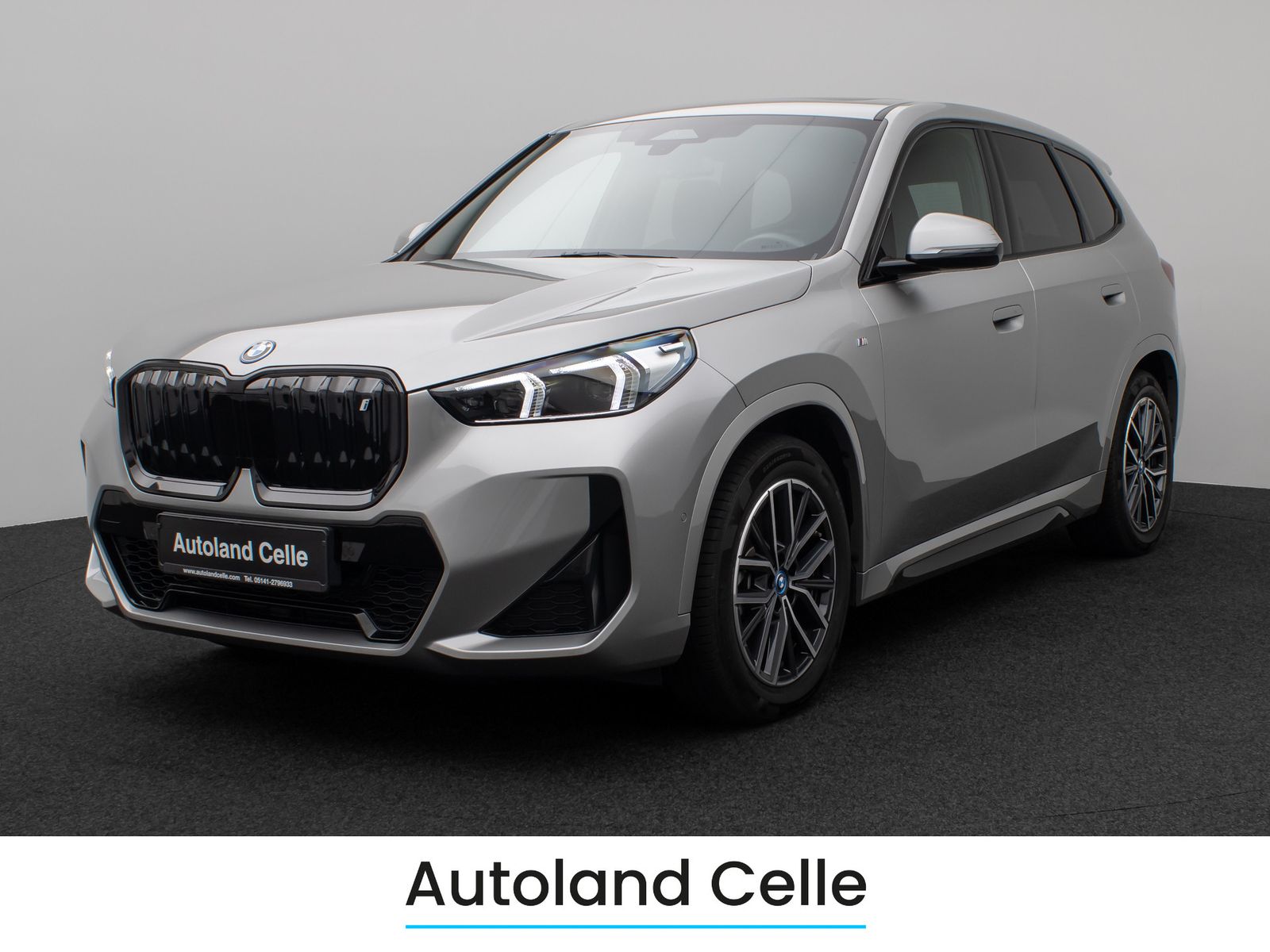 Fahrzeugabbildung BMW iX1 xD30 M Sport Panorama Kamera DAB Komfort LED