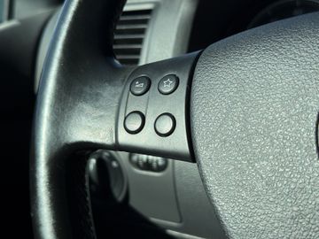 Volkswagen Golf V Lim. United*NAVI*APPLE*SHZ*KAMERA*PDC*
