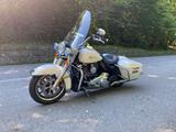 Harley-Davidson Road King Police 107 Jekill & Hyde