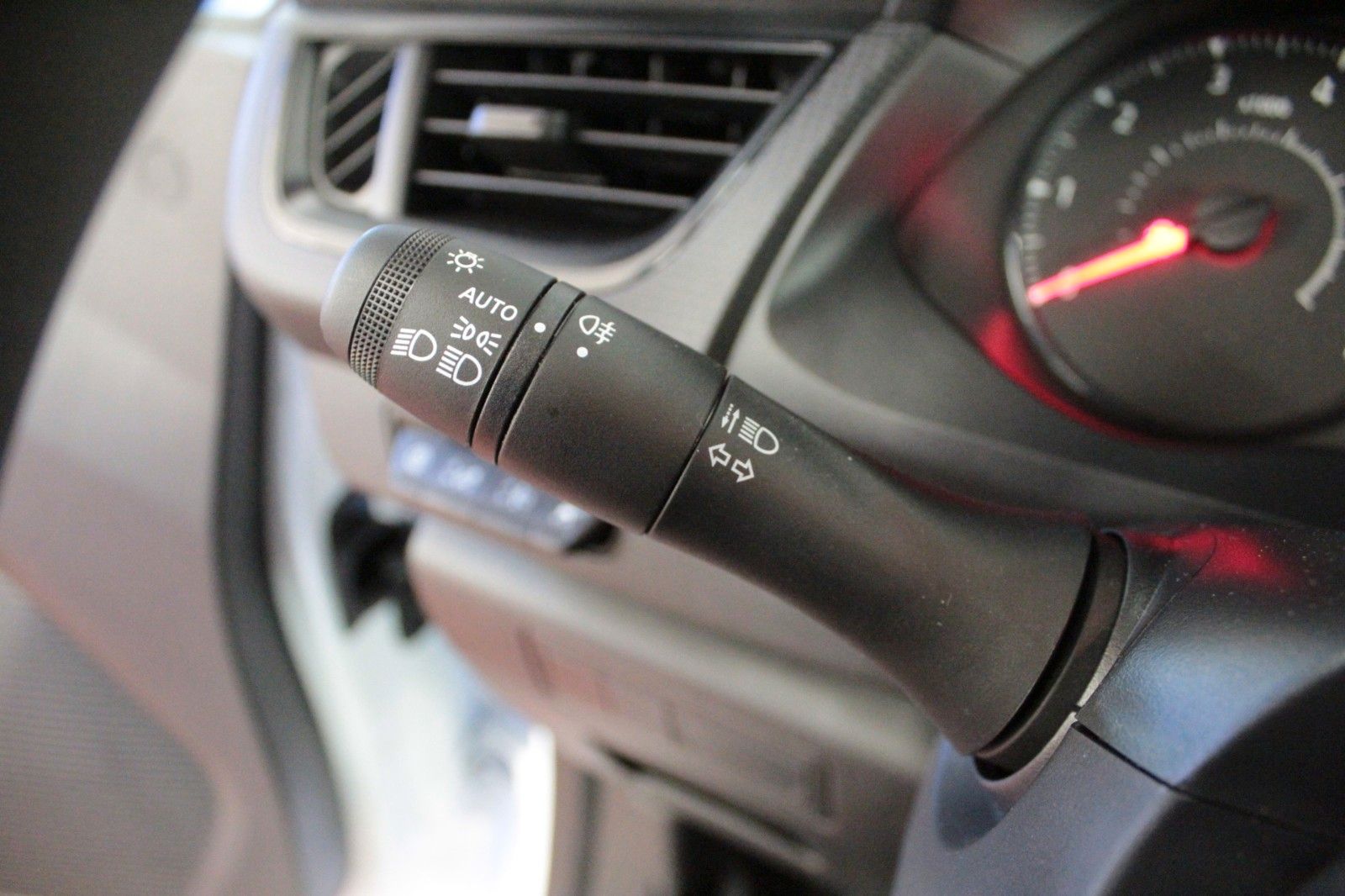 Fahrzeugabbildung Renault Kangoo Rapid Tce 100 Start *Klima*