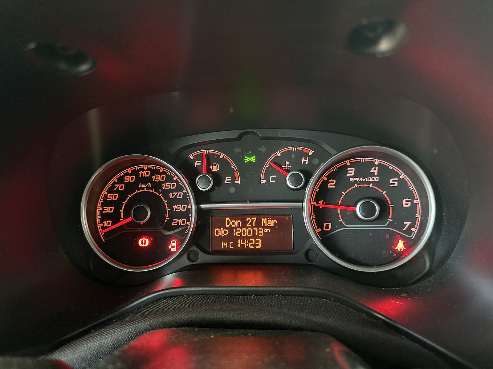 Fahrzeugabbildung Fiat Doblo Cargo 1.6 Multijet SX/Klima/PDC/Nav/Shz/BT