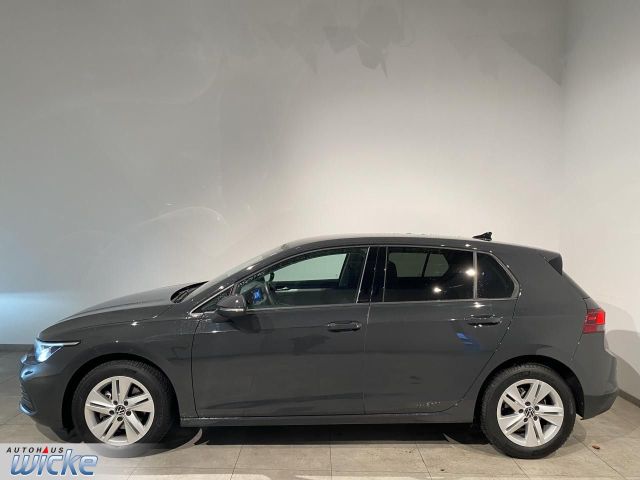 Golf VIII 1.5 TSI Life NAVI KLIMA PDC LED