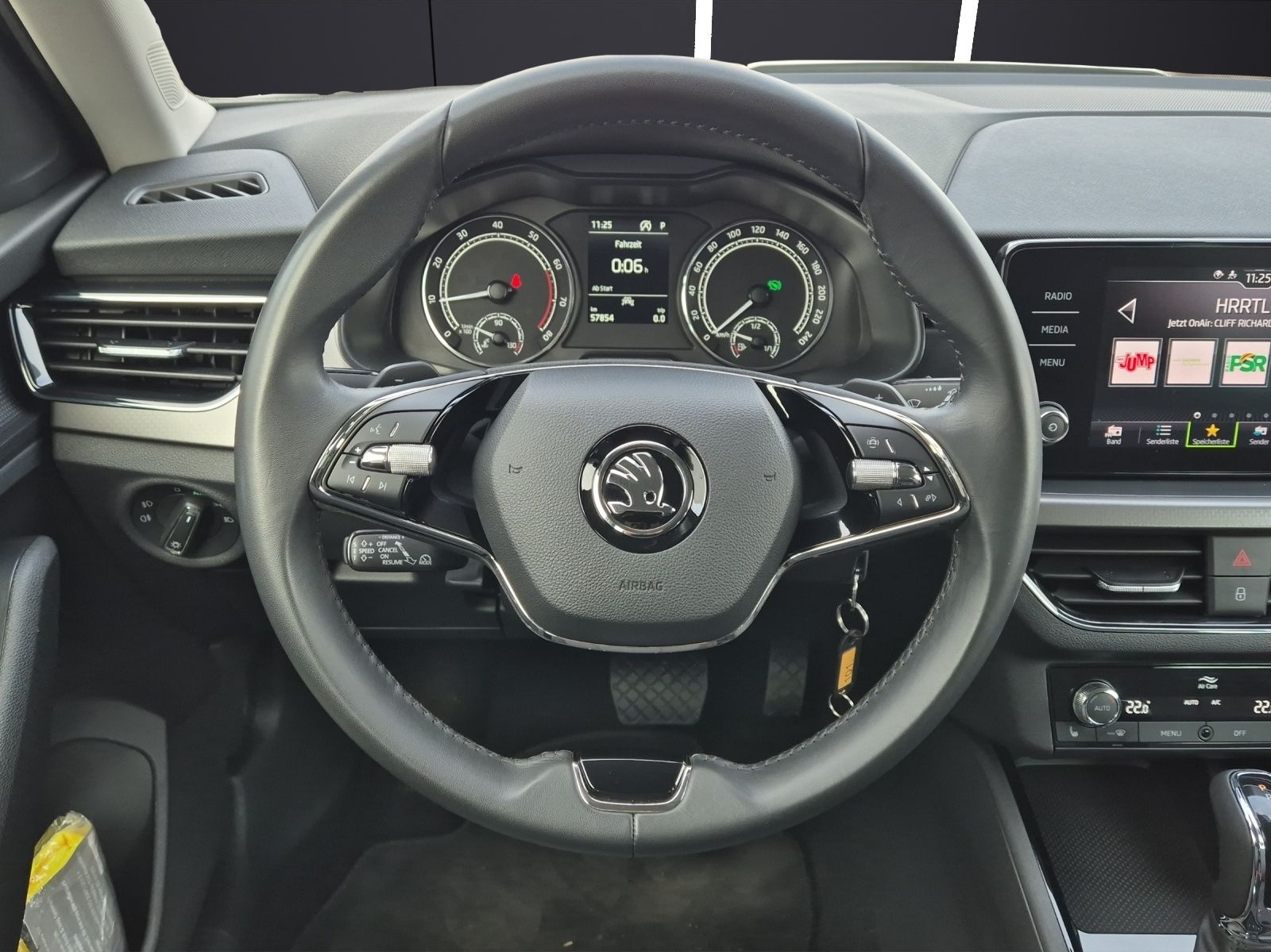 Fahrzeugabbildung SKODA Kamiq TSI Clever DSG LED ACC RFK SH 17"