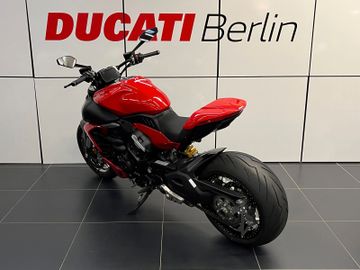 Ducati Diavel V4 viel Zubehör