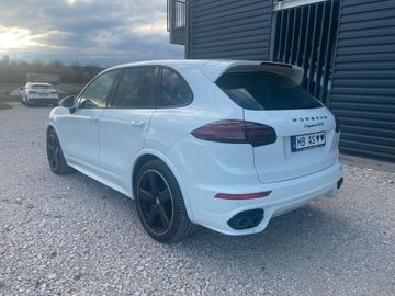 Porsche Cayenne - 5
