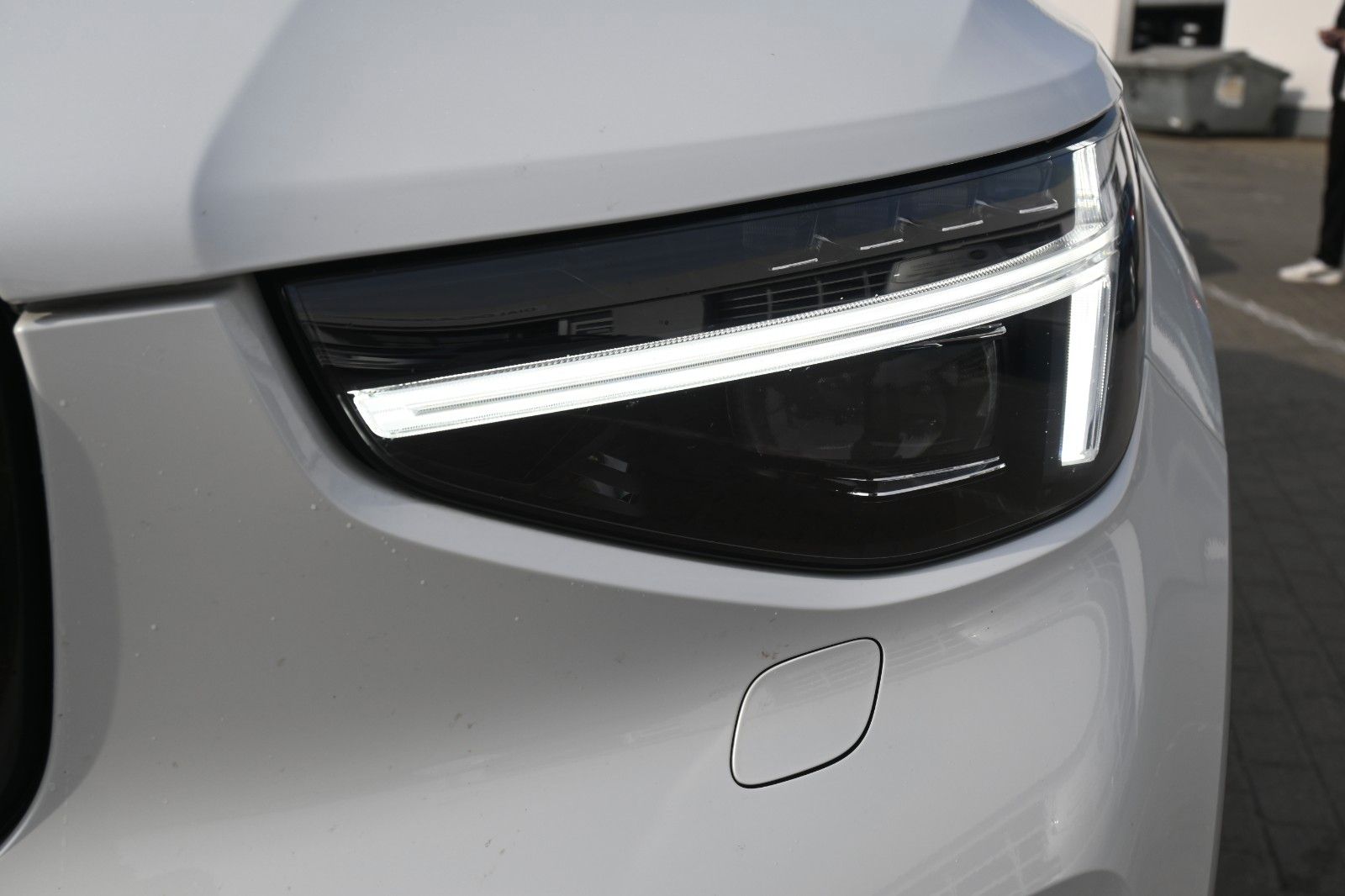 Fahrzeugabbildung Volvo XC40 B3 DKG Plus Black Edition*FSHZG*360*H&K*ACC